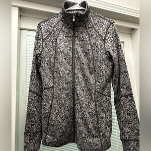 Women's Black and Gray Jacket